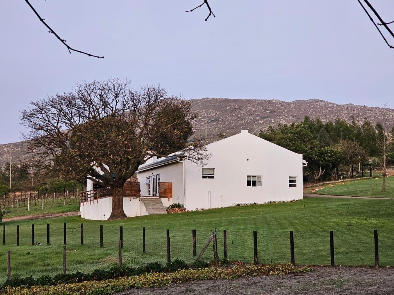 Ou Meul Farm Cottage บอทริเวียร์ ภายนอก รูปภาพ